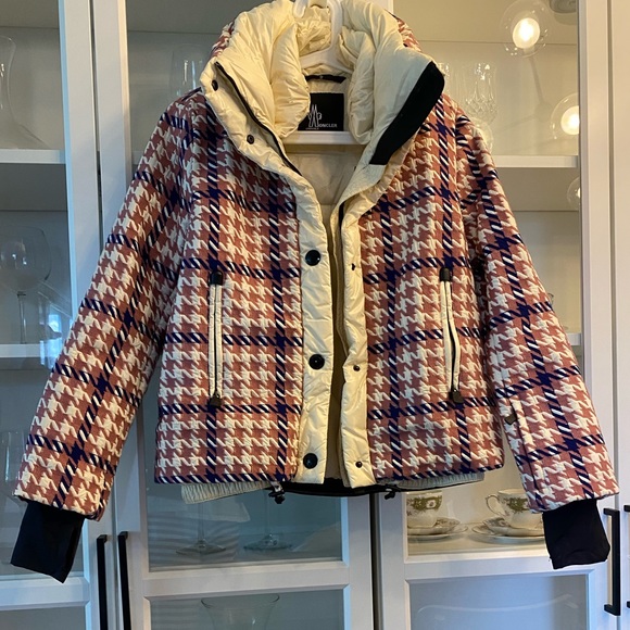 Moncler Down Jacket - Picture 8 of 10